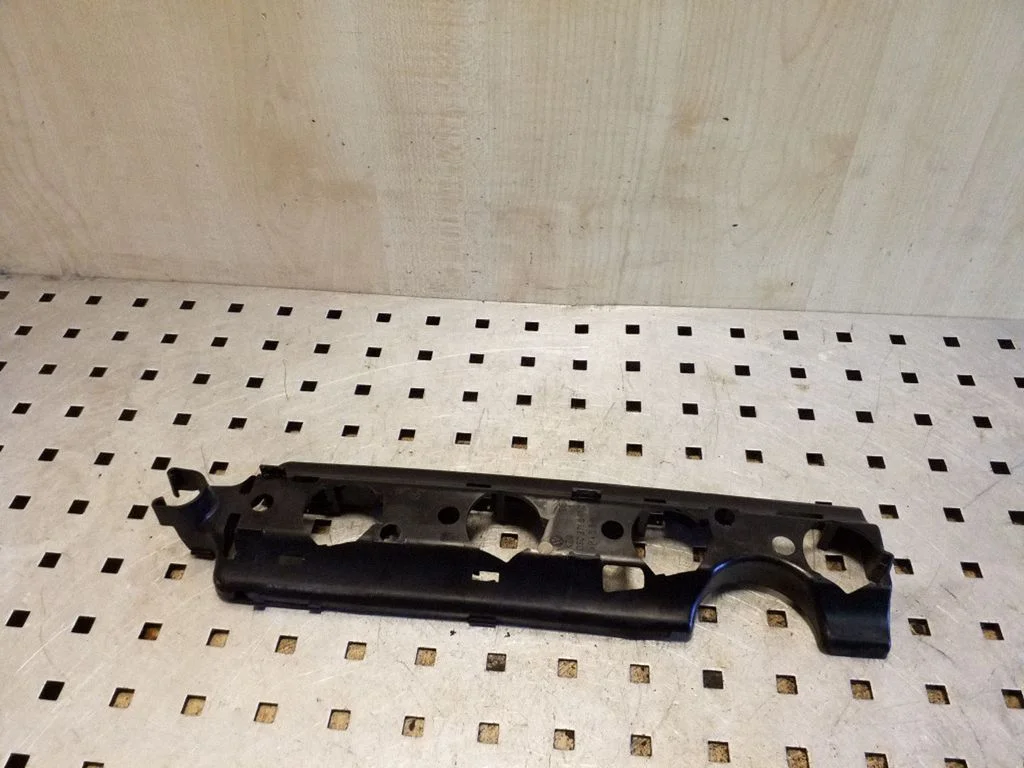 Other engine bay part 03C971047C