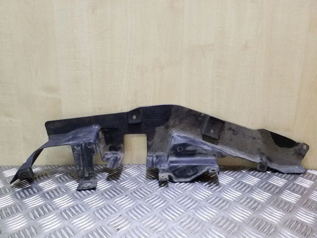 Muu mootoriruumi osa – BMW X5 E70 (2006-2013)