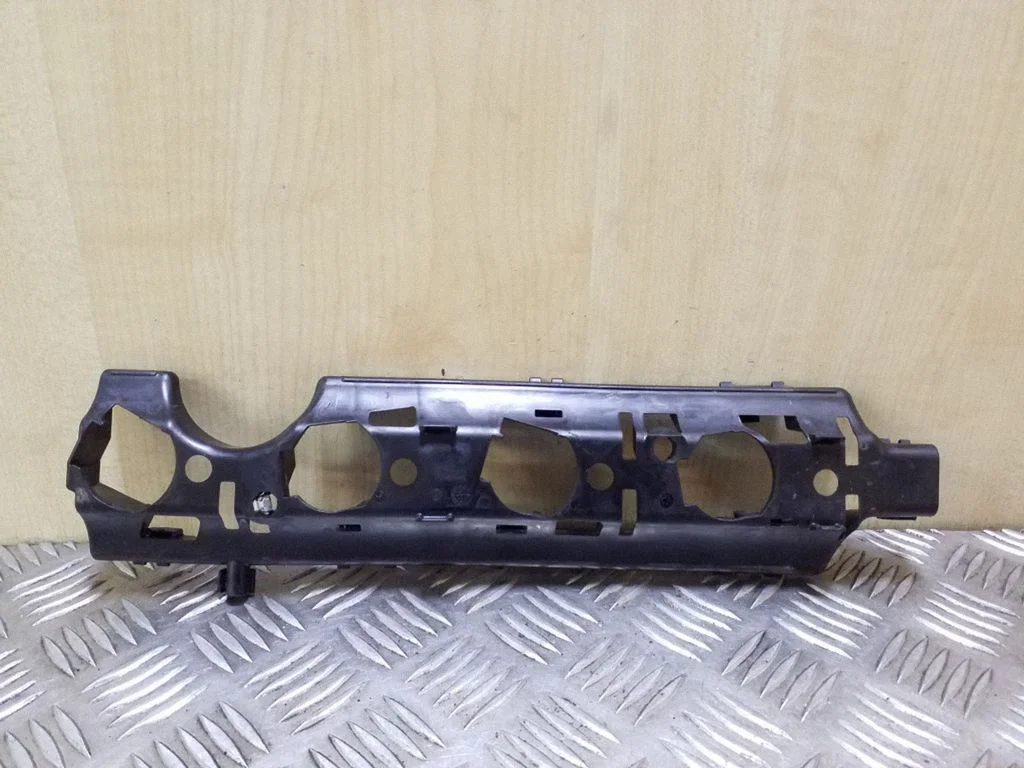 Muu mootoriruumi osa – Volkswagen Golf Plus (2005-2013)
