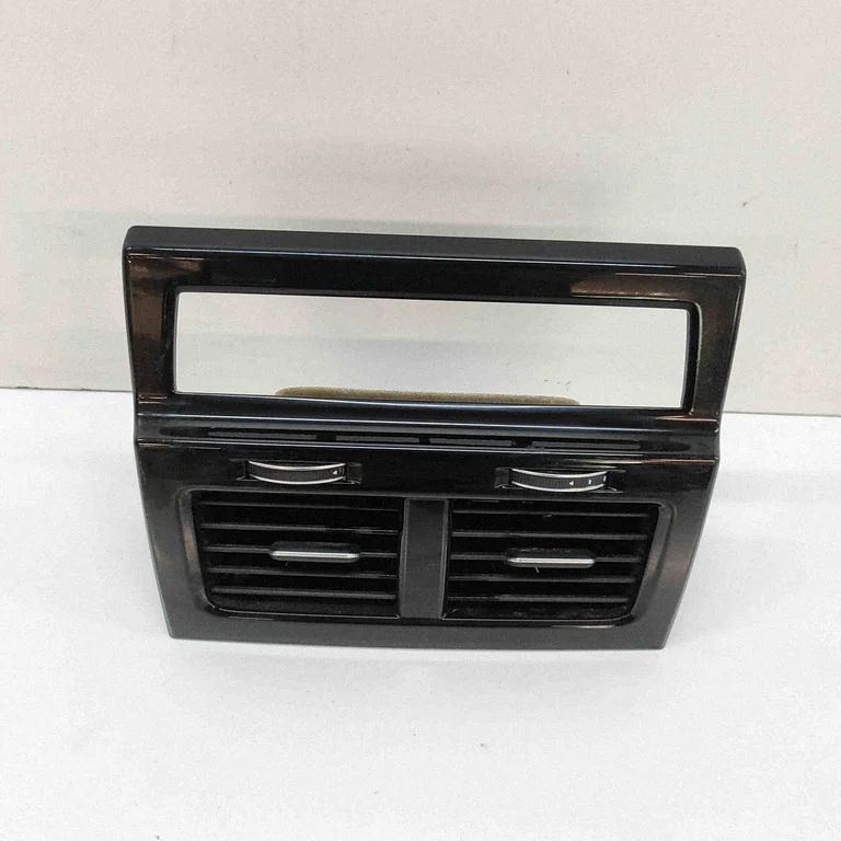 Cita centrālās konsoles (tuneļa) detaļa 760819203