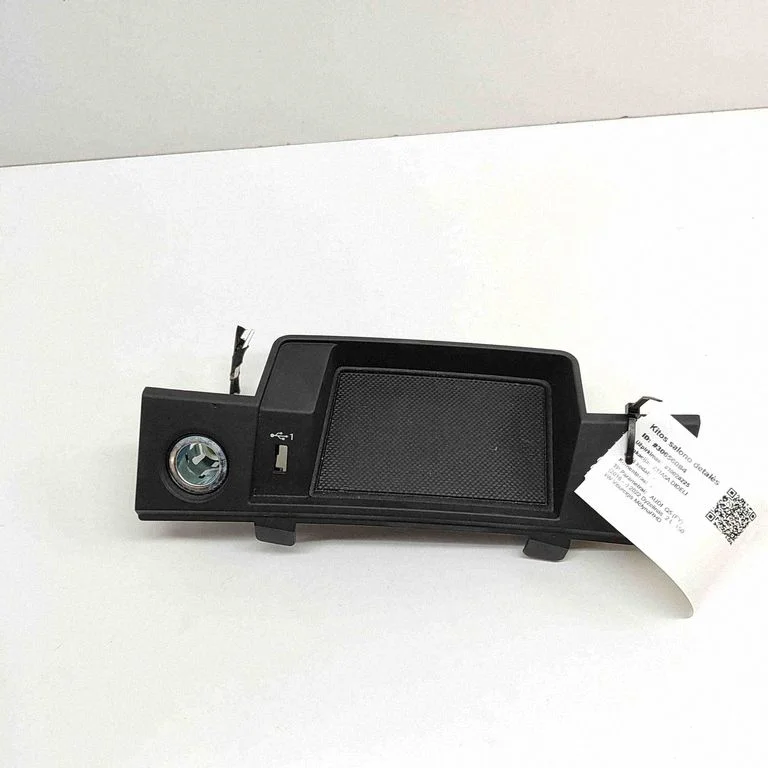 Cita centrālās konsoles (tuneļa) detaļa 80C864131A