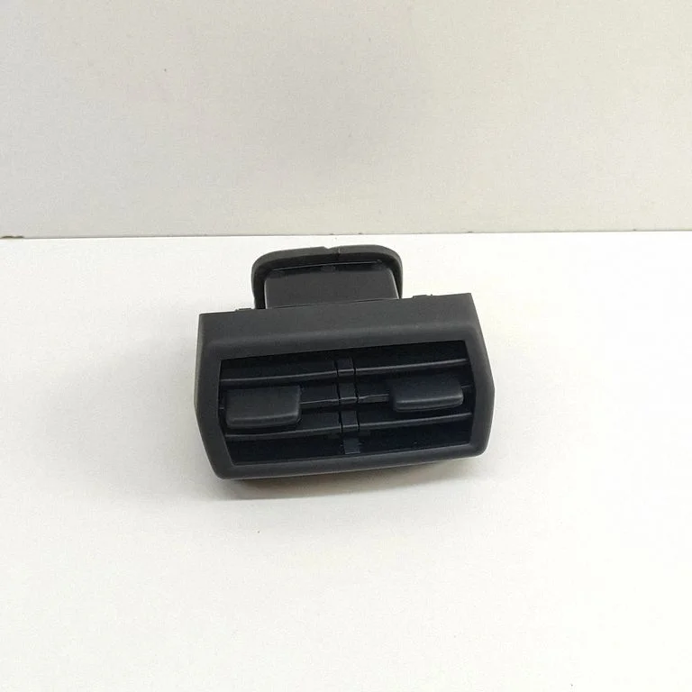 Cita centrālās konsoles (tuneļa) detaļa 89A819203