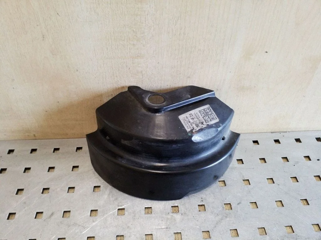 Kita variklio skyriaus detalė