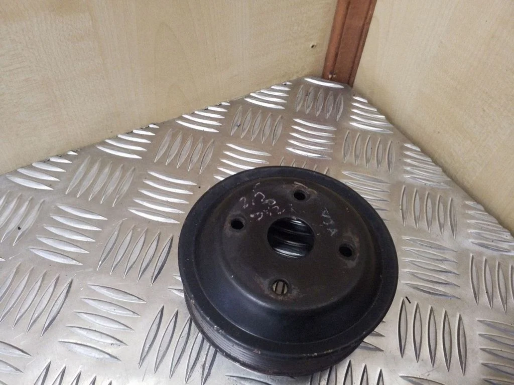 Kita variklio skyriaus detalė