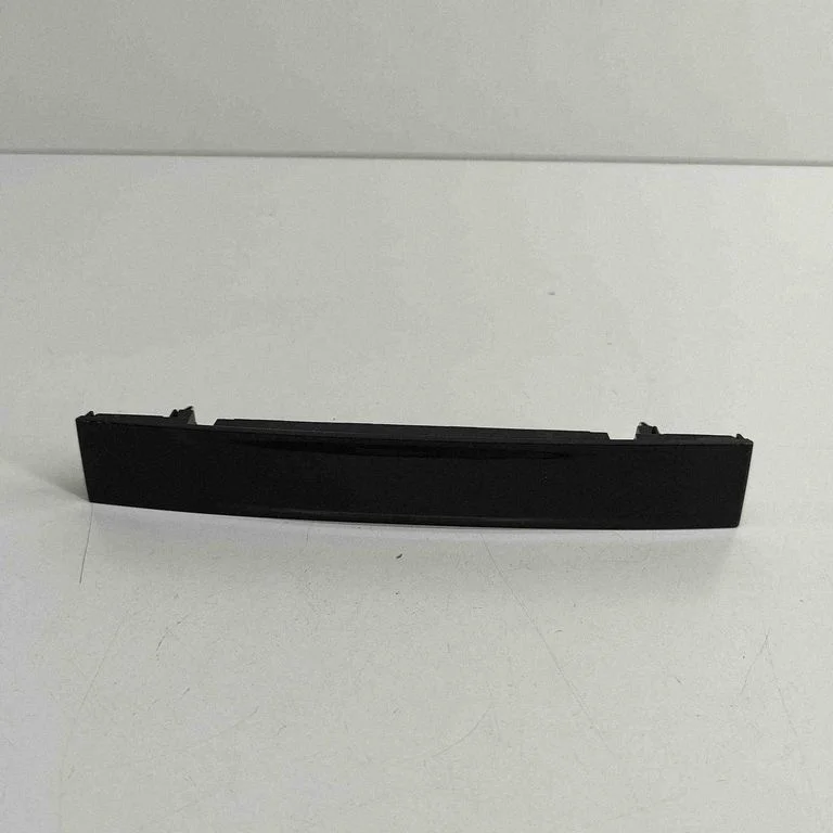 Cita centrālās konsoles (tuneļa) detaļa 670013680