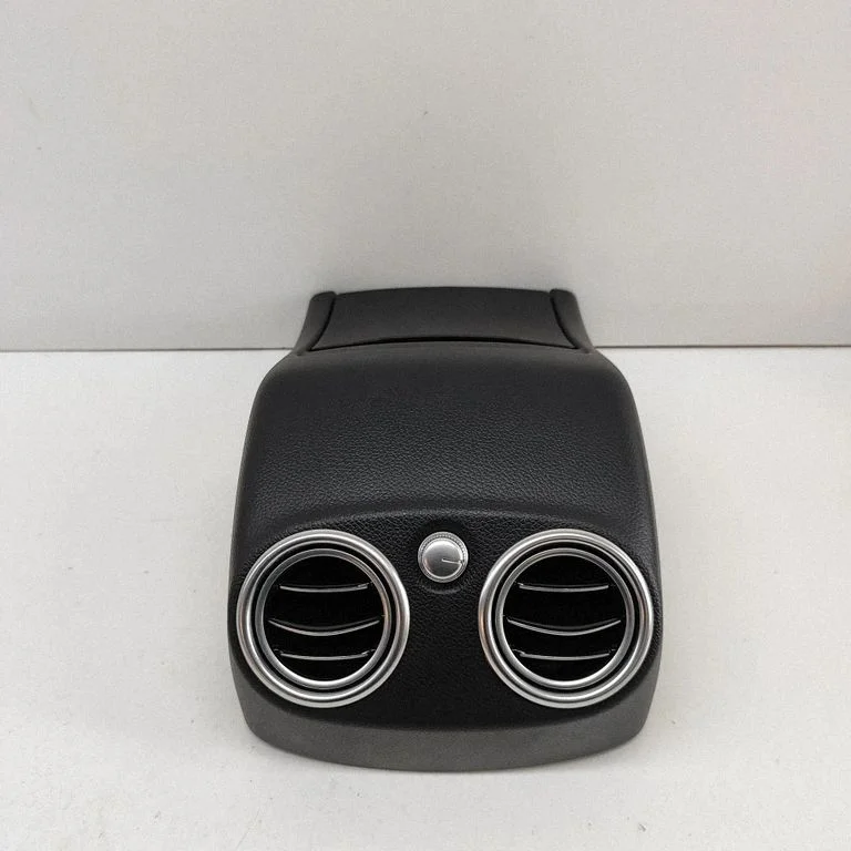 Cita centrālās konsoles (tuneļa) detaļa A2538208900
