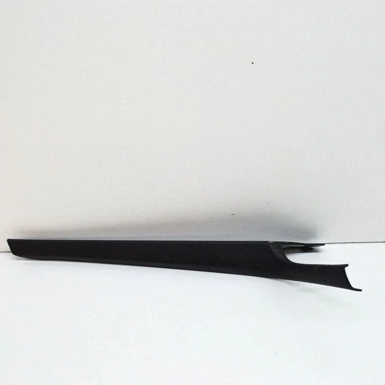 Cita centrālās konsoles (tuneļa) detaļa