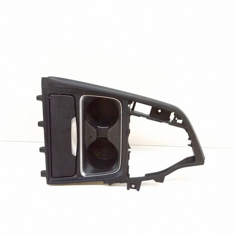 Cita centrālās konsoles (tuneļa) detaļa – BMW 4. sērija F32 F33 (2013-2020)