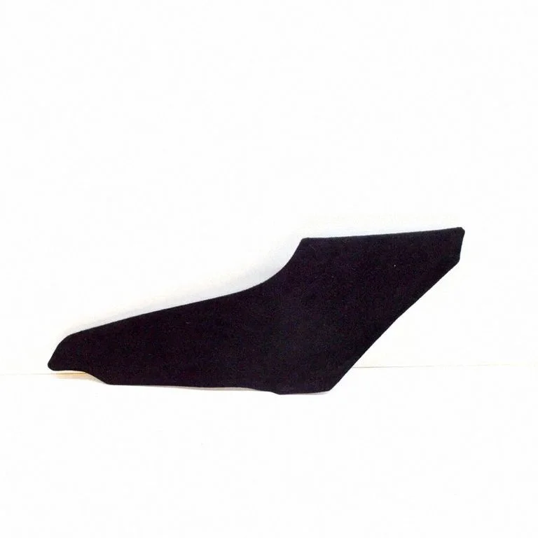 Cita centrālās konsoles (tuneļa) detaļa 108681600G