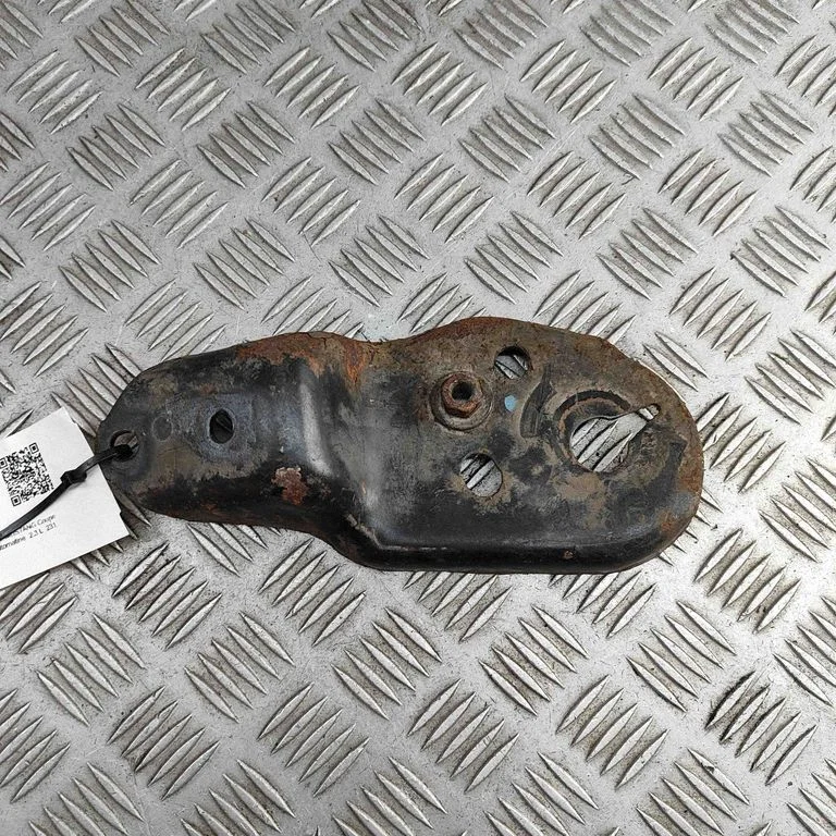 Cita priekšējās piekares detaļa FR3C5084AA