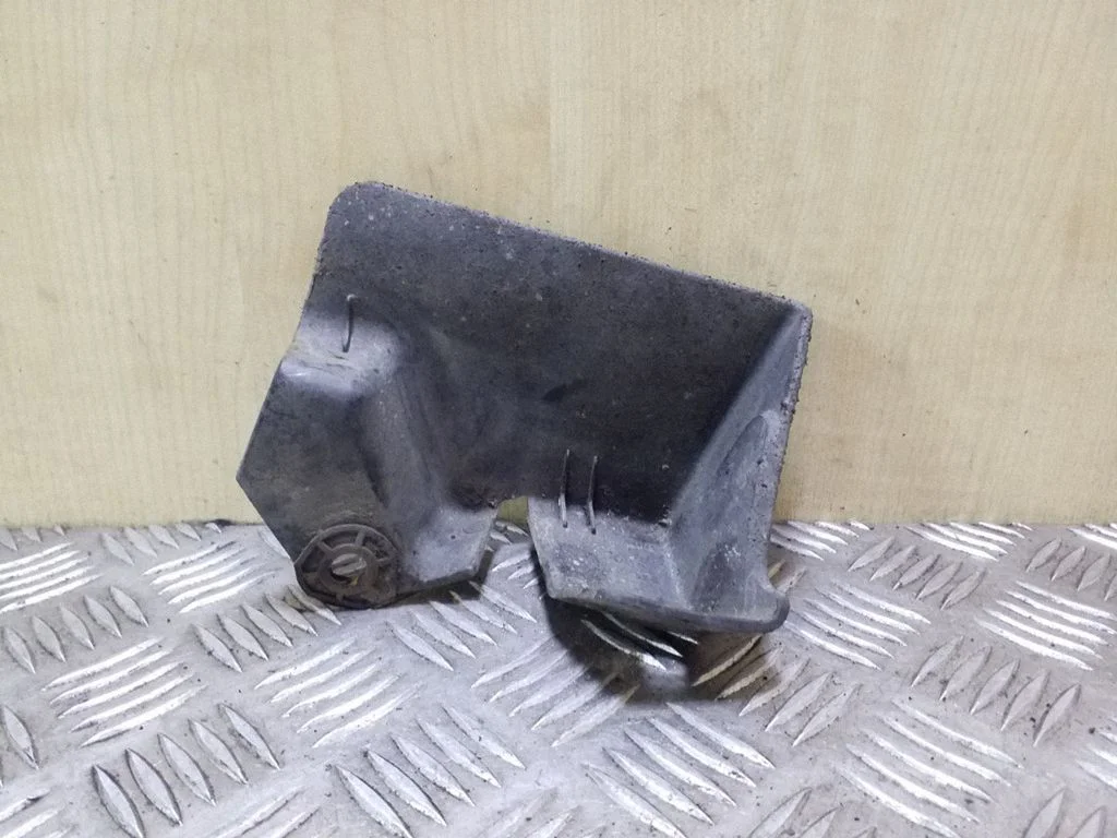 Other under body part – rear left