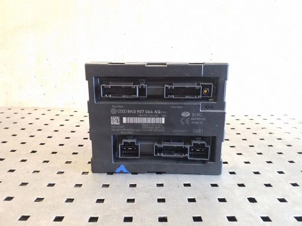 Comfort/convenience module 8K0907064AQ