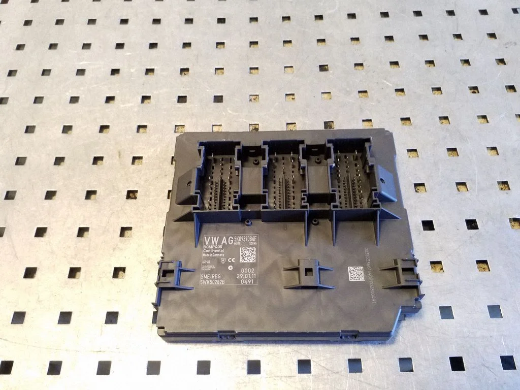 Comfort/convenience module 5K0937084F