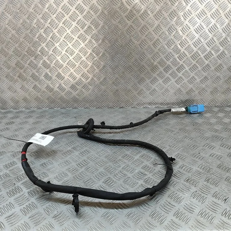 Citi vadi/instalācija R8E214N184CA