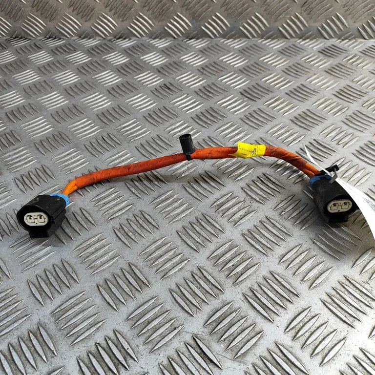 Muud juhtmed / juhtmestik – Tesla Model Y (2020-)