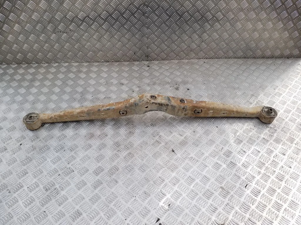 Rear differential/diff mount bracket
