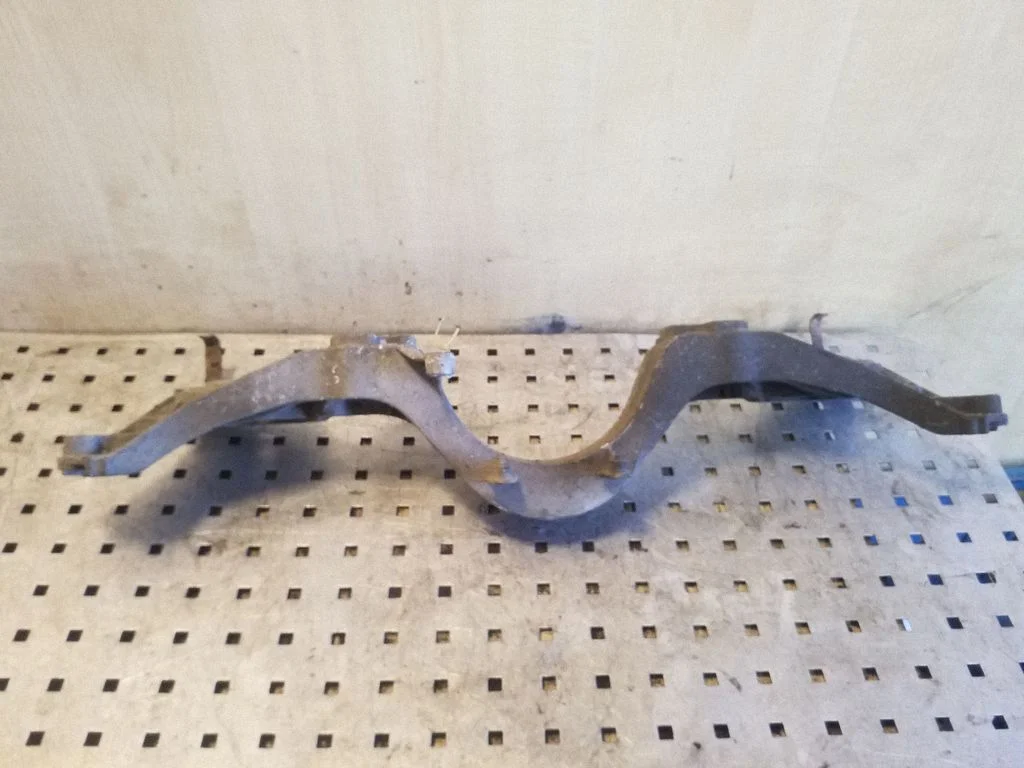 Rear differential/diff mount bracket 3450440