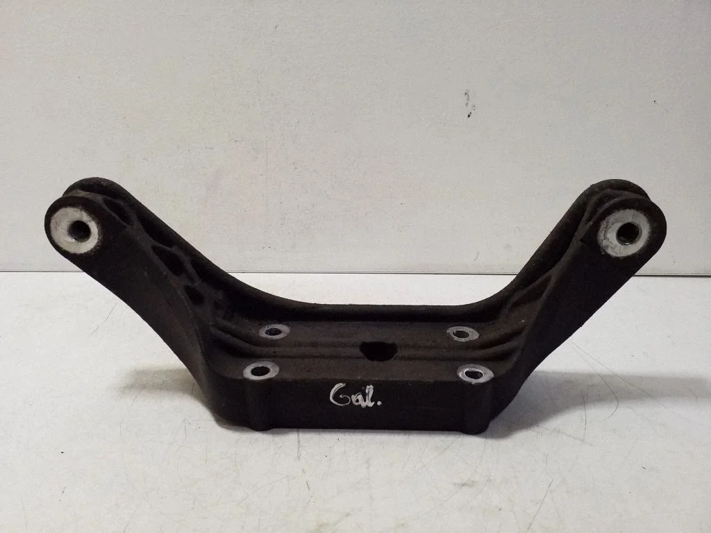 Rear differential/diff mount bracket – Land Rover Evoque I (2011-2018)