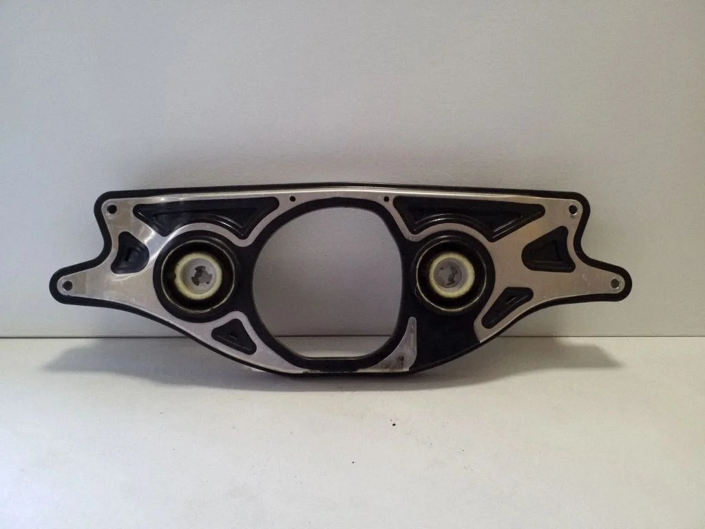 Rear differential/diff mount bracket A2063520000