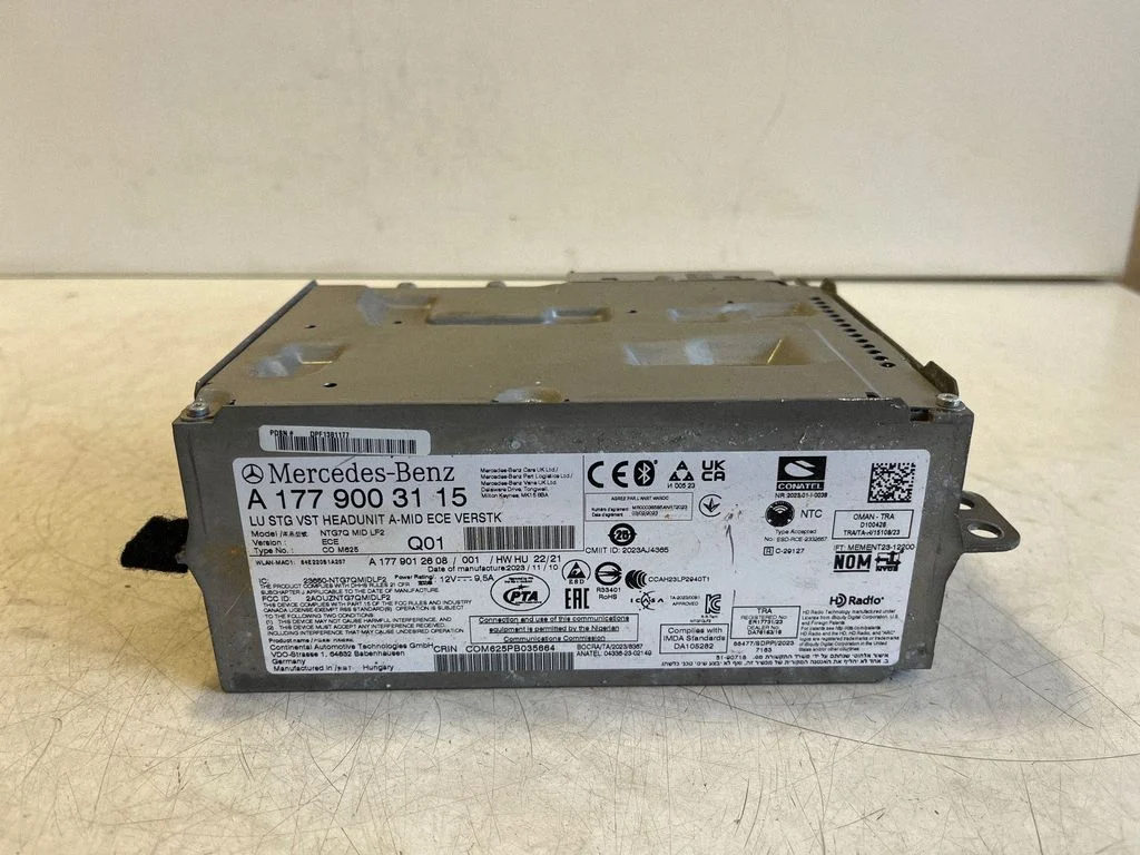 Radio/CD/DVD atskaņotājs/navigācija A1779003115