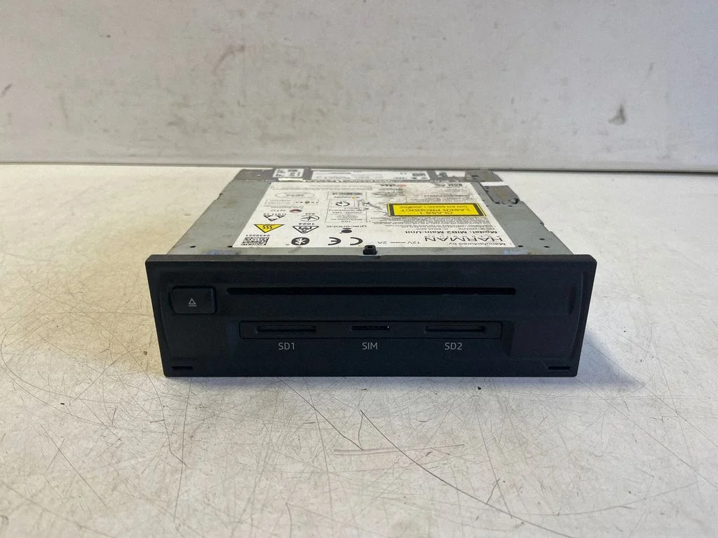 Radio/CD/DVD atskaņotājs/navigācija 8S0035021M