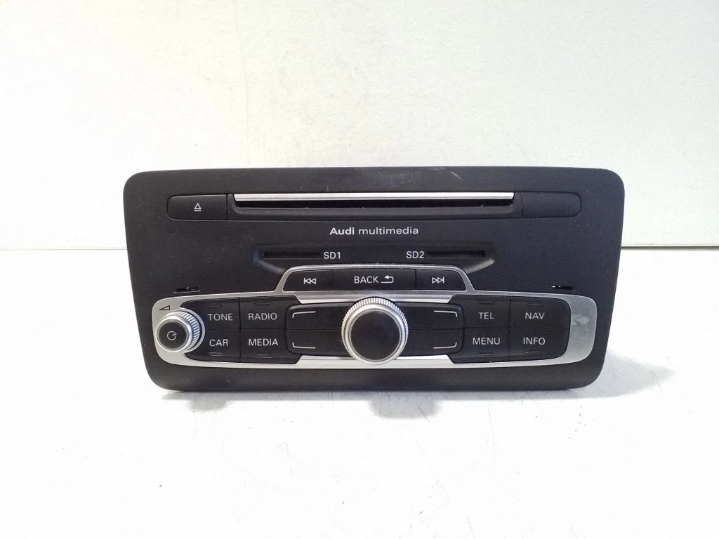 Radio, odtwarzacz CD/DVD, nawigacja 8XA035192A