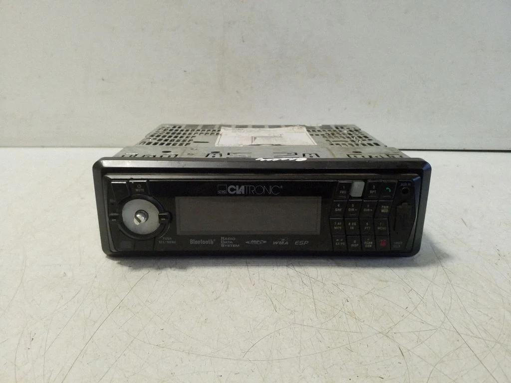 Radio/CD/DVD atskaņotājs/navigācija CLATRONICAR820