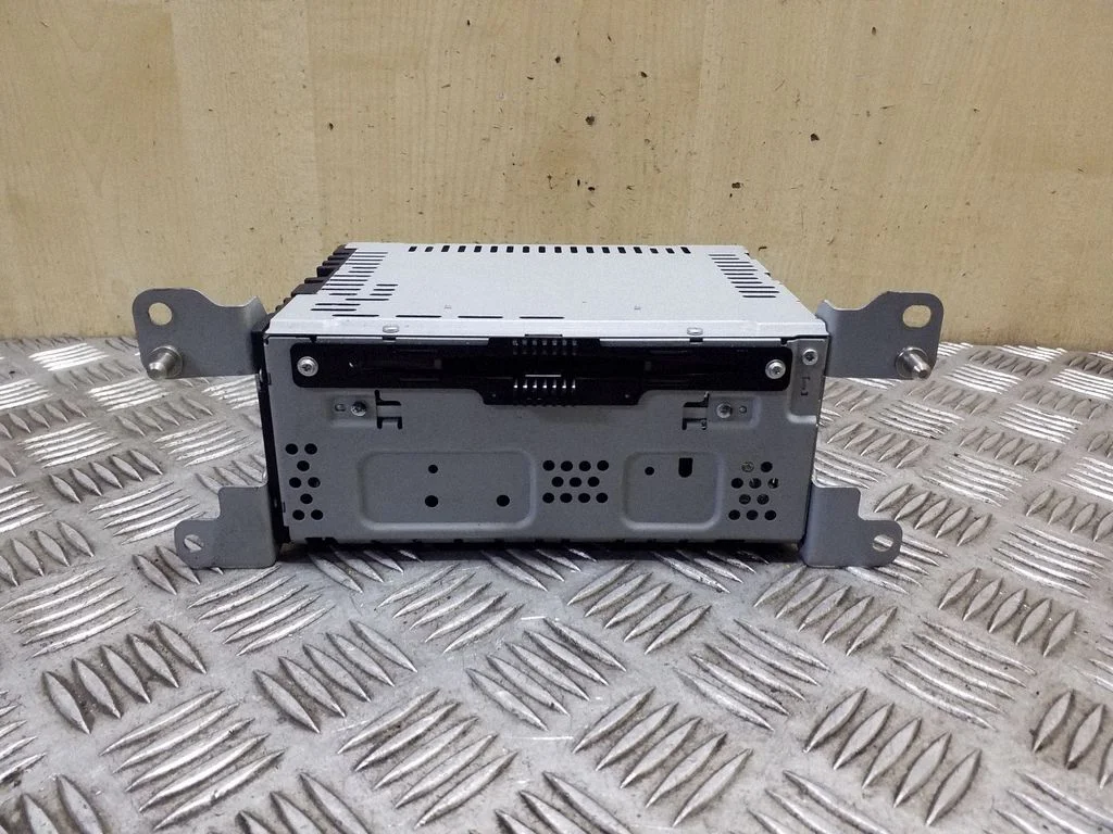 Raadio / CD/DVD-mängija / navigatsioon HS7T19C107ND
