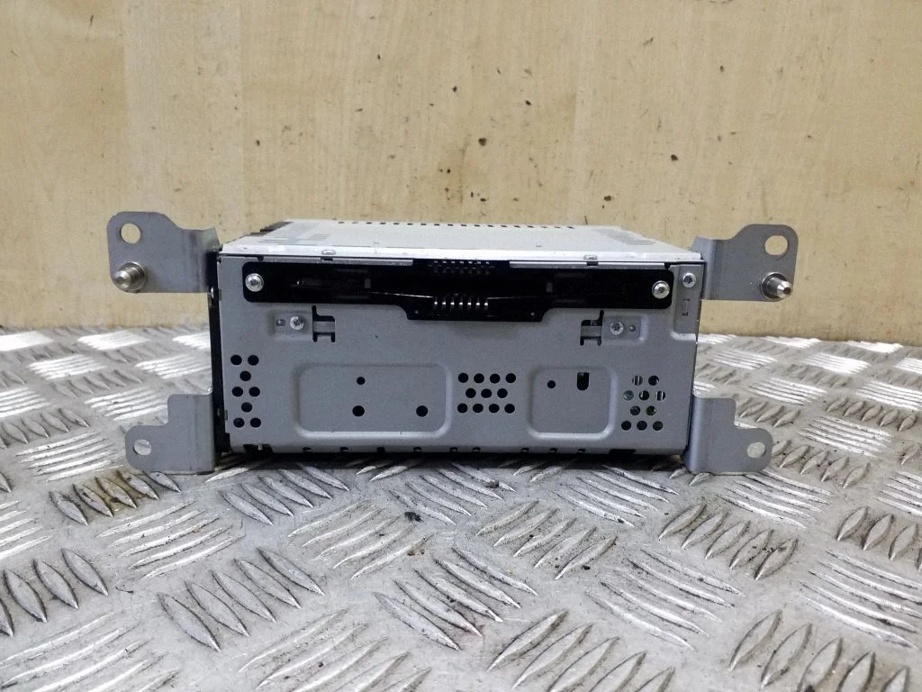 Raadio / CD/DVD-mängija / navigatsioon DS7T19C107FH