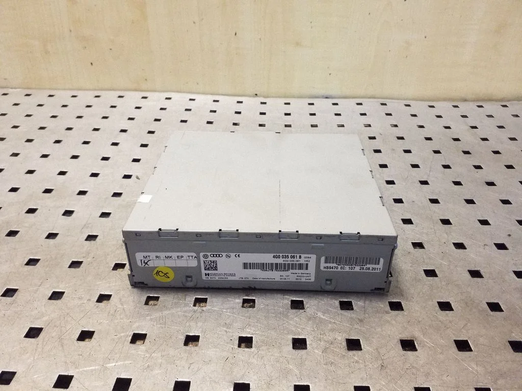 Radio/CD/DVD/GPS head unit 4G0035061B