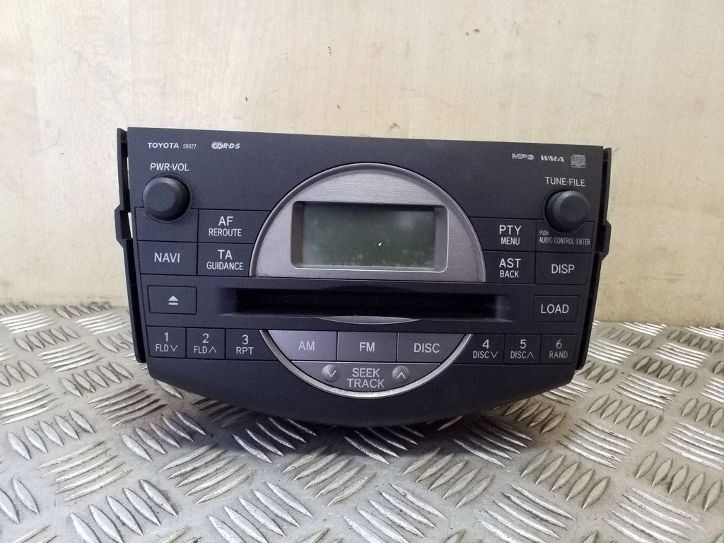 Radio/CD/DVD/GPS head unit – Toyota RAV 4 (XA30) (2006-2016)