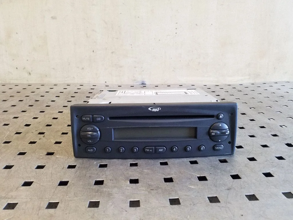 Radio, odtwarzacz CD/DVD, nawigacja 7646323316