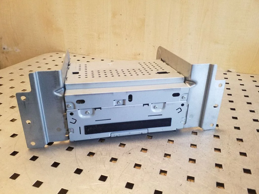 Radio, odtwarzacz CD/DVD, nawigacja 6G9N18C815NG