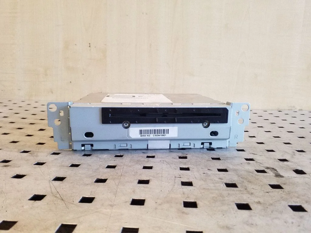 Radio/CD/DVD/GPS head unit CI929419901