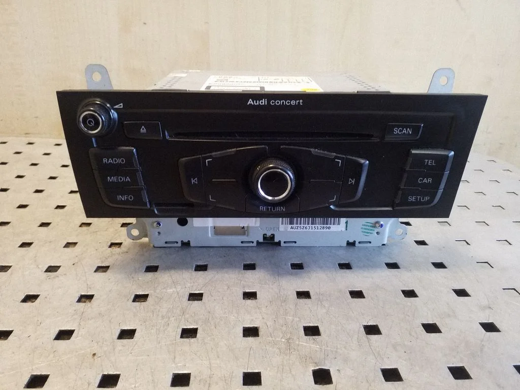 Radio/CD/DVD atskaņotājs/navigācija 8T2035186P