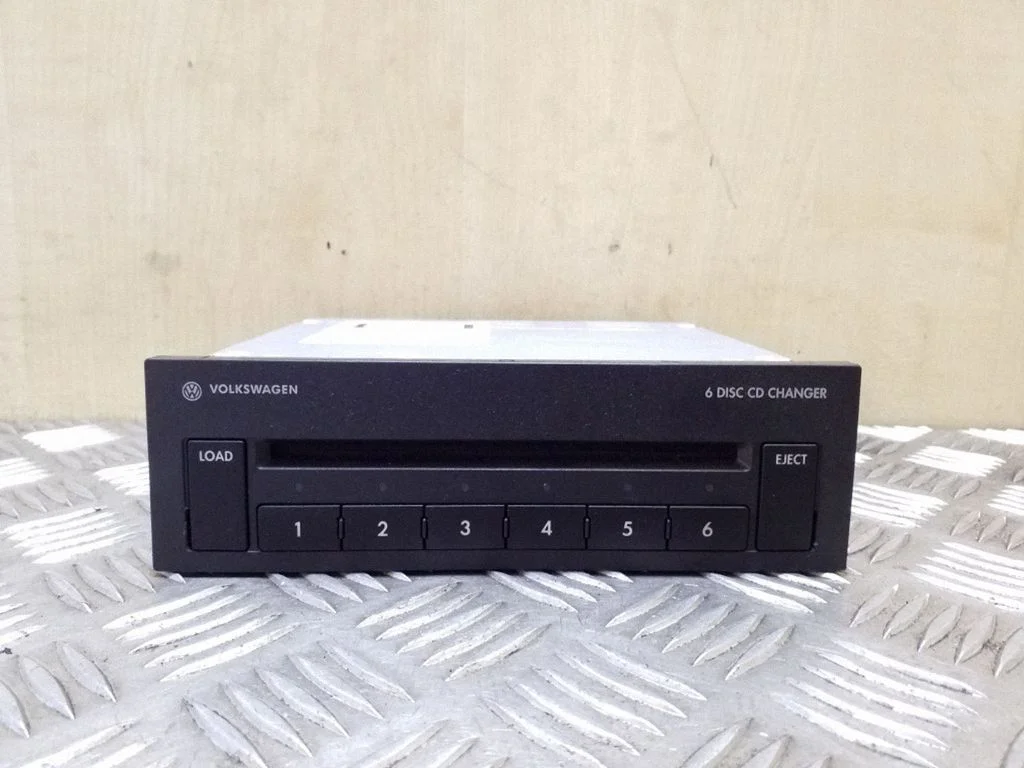 Radio/CD/DVD/GPS head unit 3D0035110B