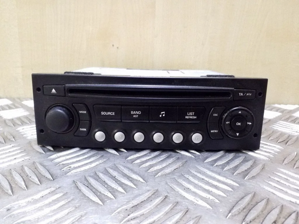 Radio/CD/DVD atskaņotājs/navigācija 9666959577