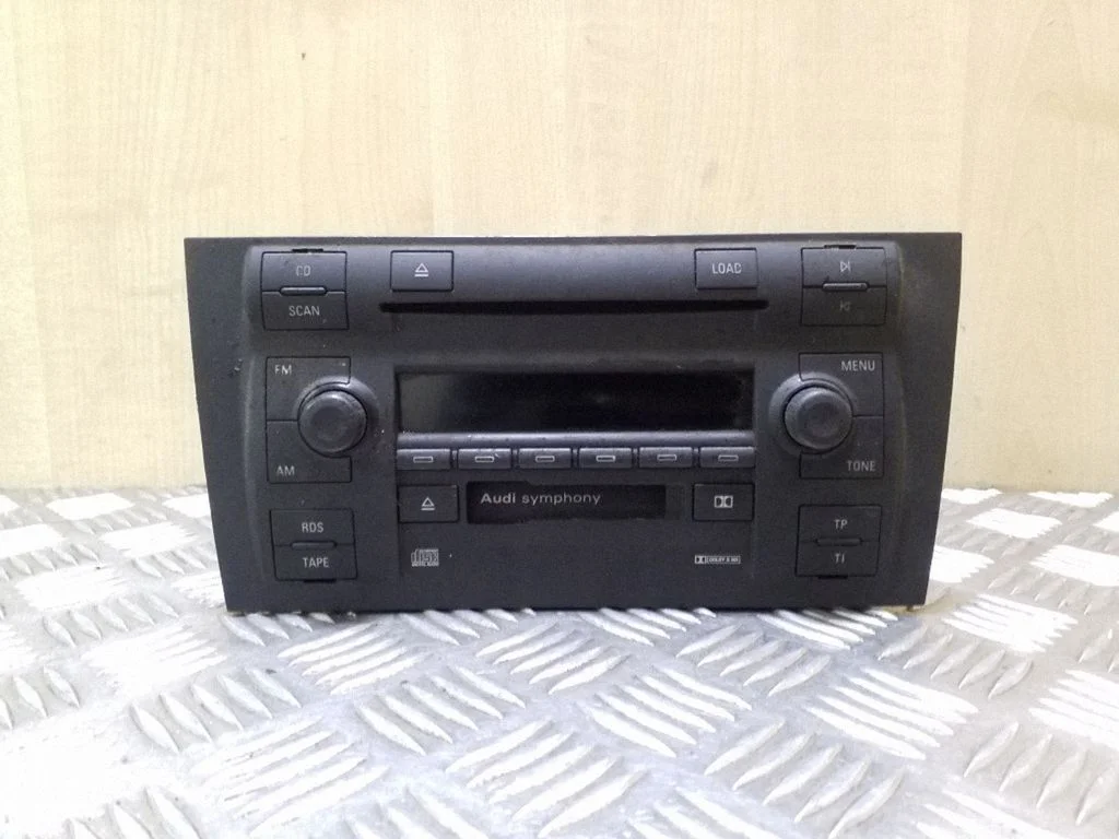 Radio/CD/DVD atskaņotājs/navigācija CFA00031B