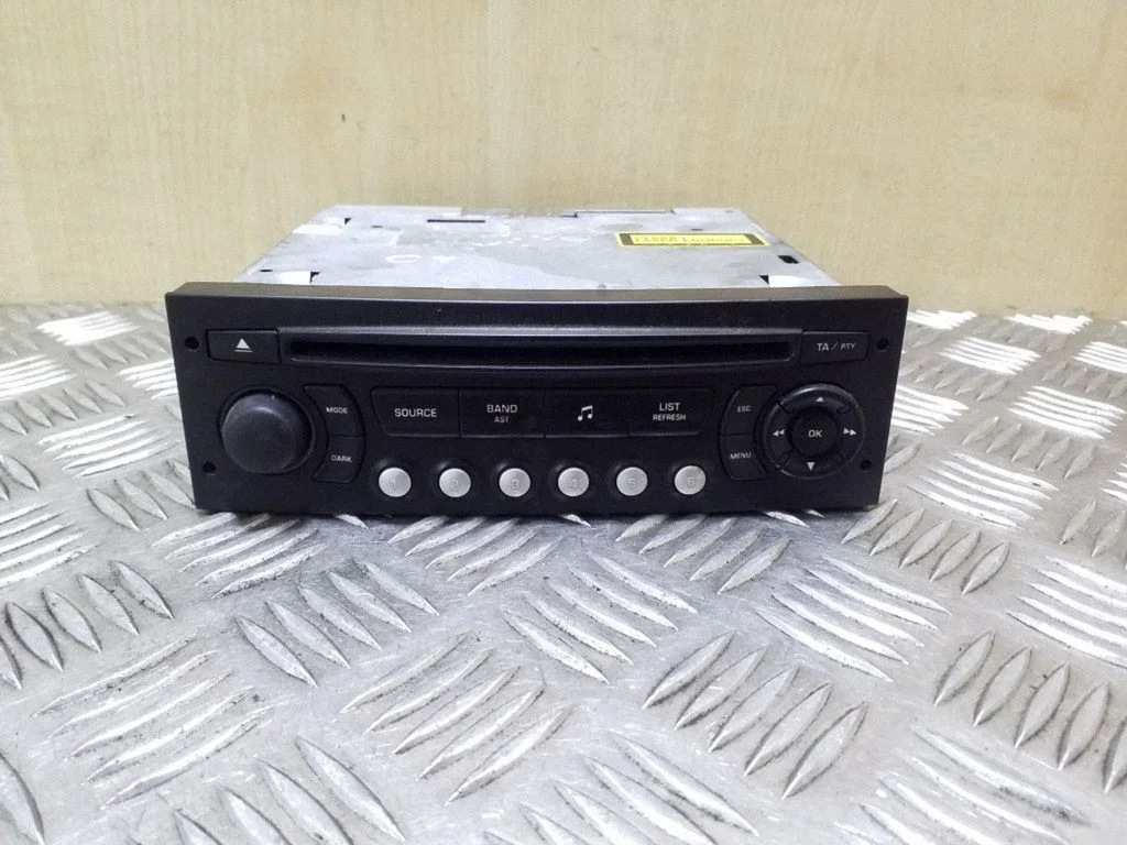 Radio, odtwarzacz CD/DVD, nawigacja 8634360613