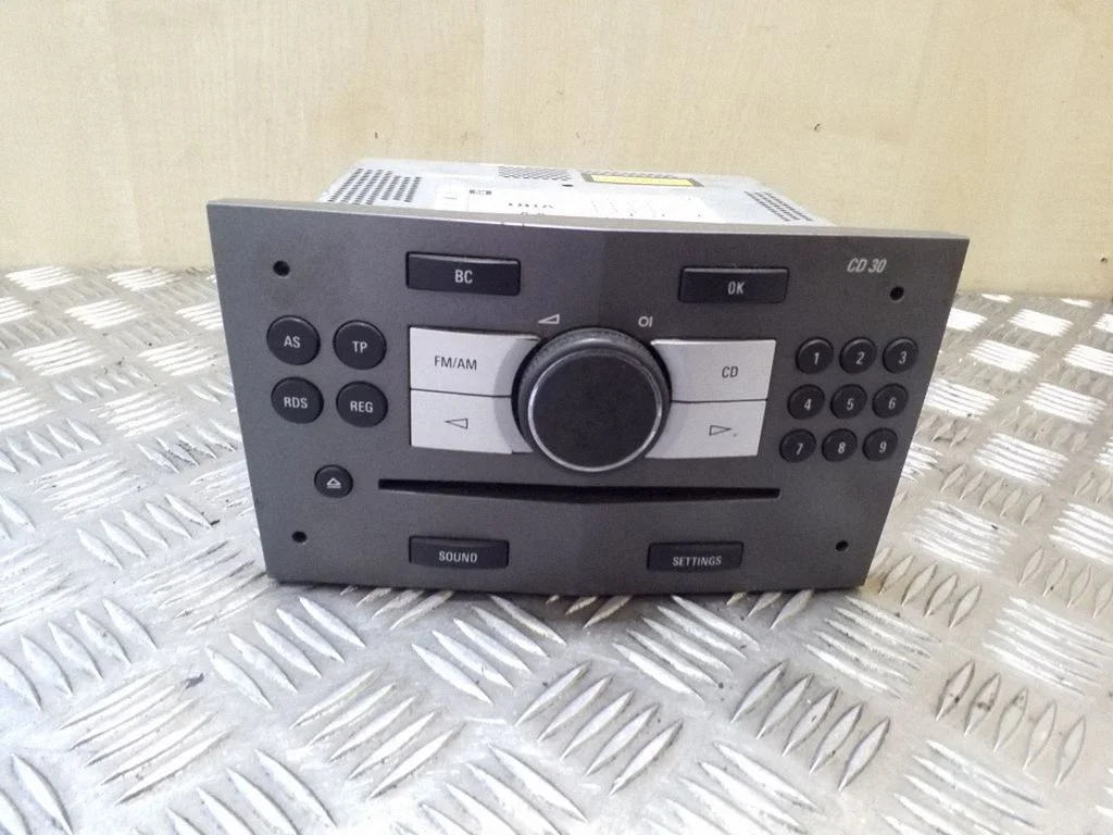 Radija/ CD/DVD grotuvas/ navigacija