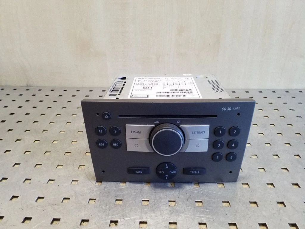 Radio/CD/DVD/GPS head unit 13233929