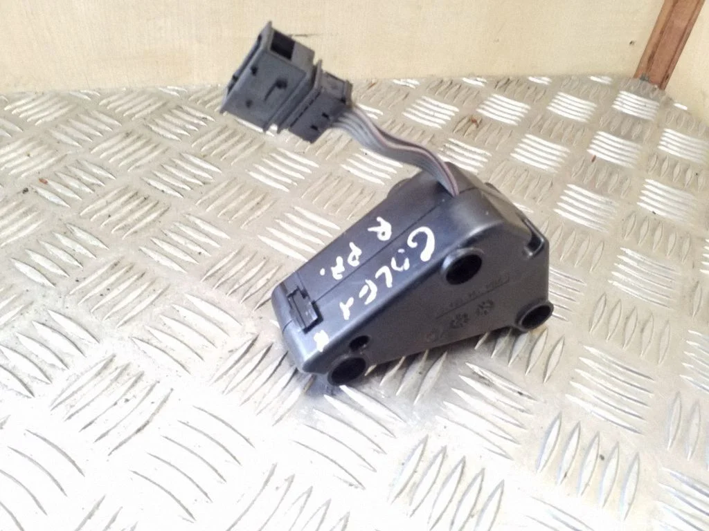 Sound amplifier 1K0035463D