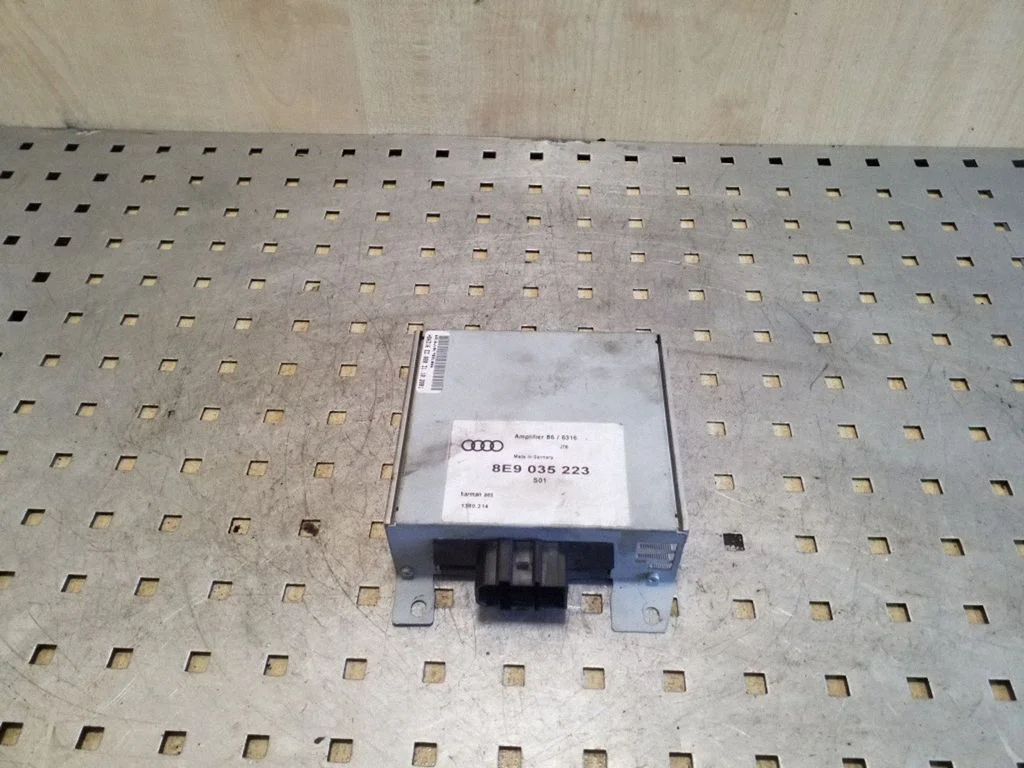 Skaņas pastiprinātājs 8E9035223