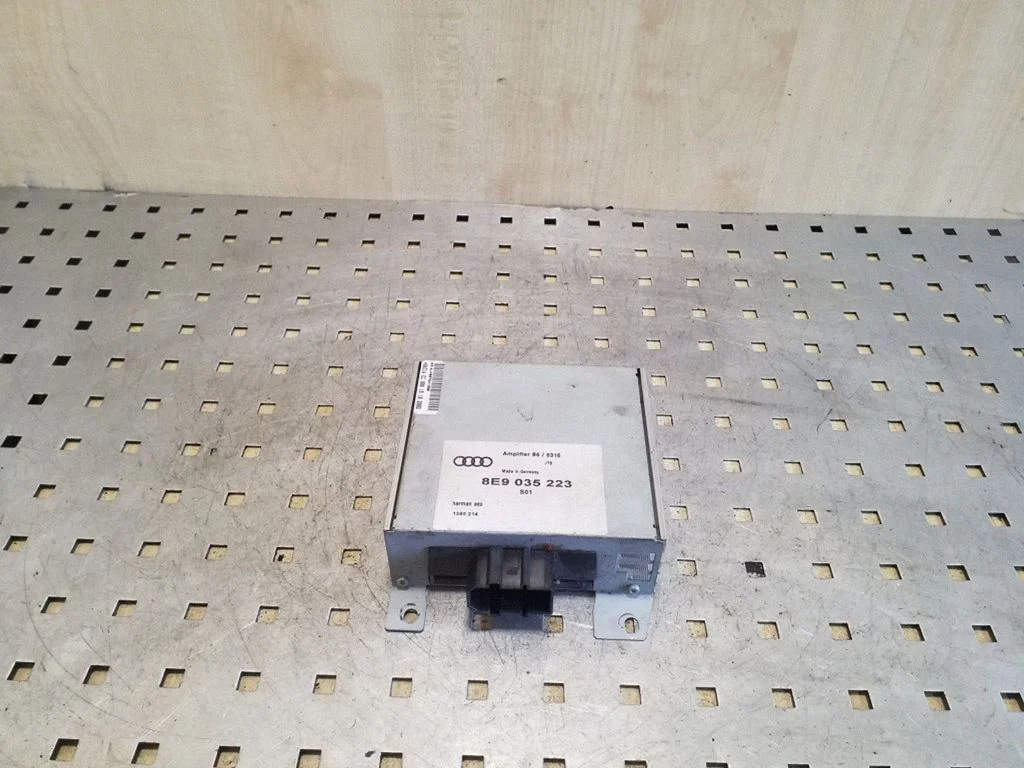 Sound amplifier 8E9035223