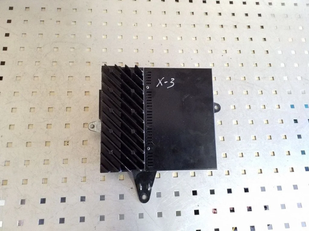 Sound amplifier – BMW X3 E83 (2003-2010)