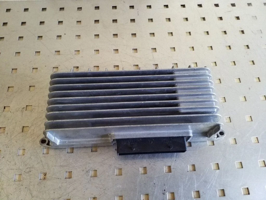 Helivõimendi 8T0035223J