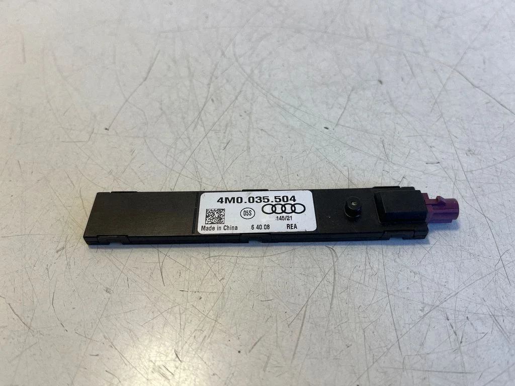 Antenas pastiprinātājs 4M0035504