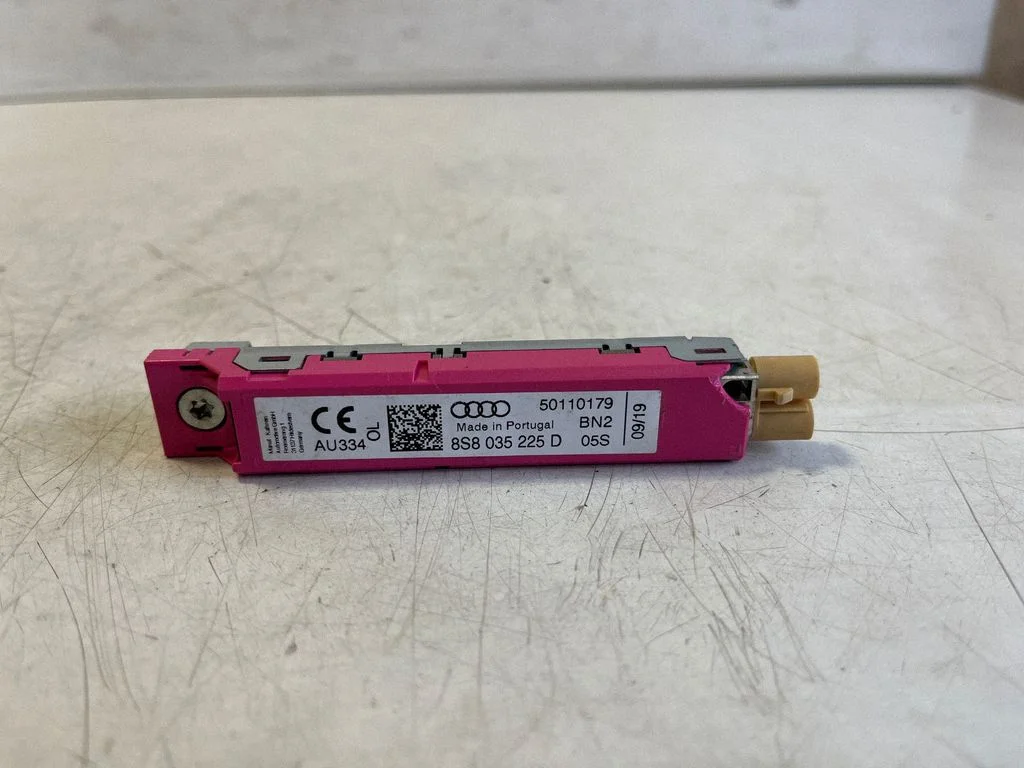 Antenas pastiprinātājs 8S8035225D