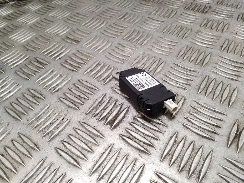 Antenas pastiprinātājs 109804600C