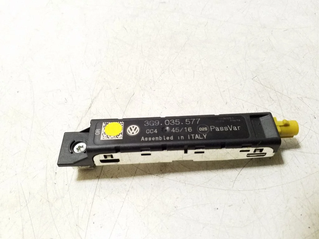 Aerial antenna amplifier 3G9035577